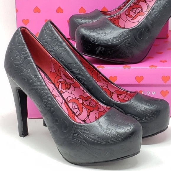 Iron Fist black sugar skull imprint platform pumps heels Size 5 7 NIB New in box - Picture 3 of 8